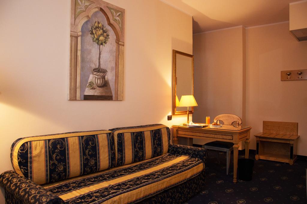 Hotel Visconti Melzo Extérieur photo